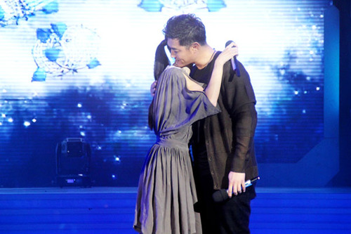 张柏芝被批没职业道德 被指满脑都是钱钱钱