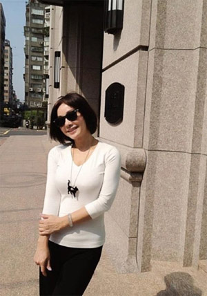 陈美凤瞒婚九年当小三 老公近日发声明离婚