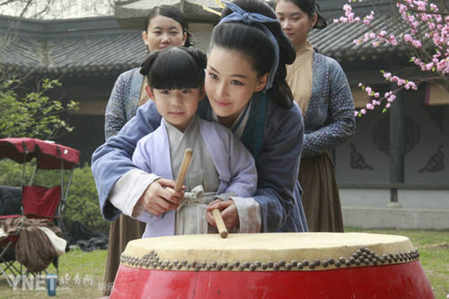 《精忠岳飞》梁红玉女装造型 张馨予演母亲_娱