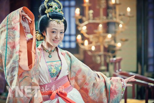 王紫潼《赵匡胤》扮陈建斌皇后 展华美舞姿