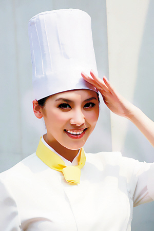 重庆女孩银雪在剧中饰演海清的二厨小美