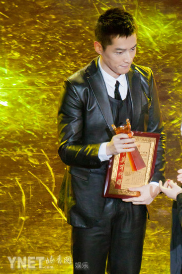 2012年华鼎奖颁奖礼 唐人风光揽四奖成赢家