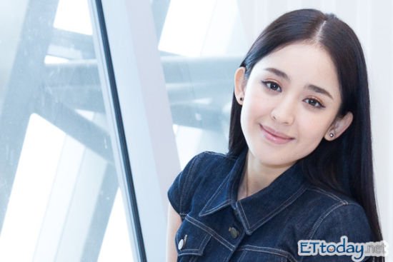 古力娜扎调侃变丑:我都已经看腻自己了(图)