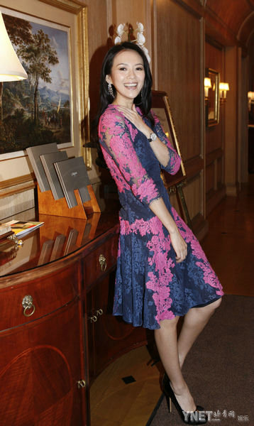  章子怡 亮相柏林 电影 节 时尚装