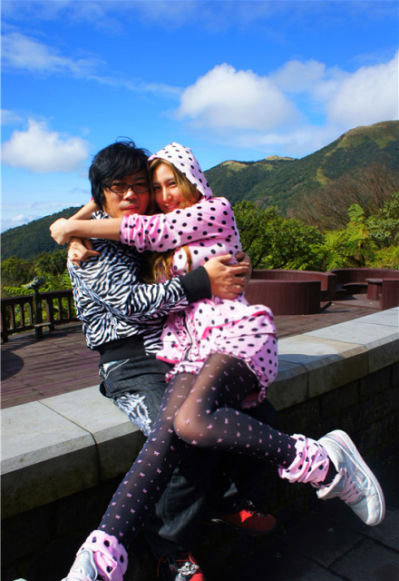 黄绮珊唱《剪爱》痛哭 前夫否认因小三离婚_娱