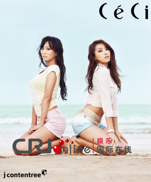 sistar19拍时尚杂志写真 孝琳 宝拉变沙滩宝贝秀曲线