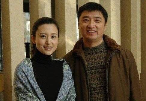 近日,央视主持张蕾被曝与50多岁铁矿大亨王吉财完婚,而媒人正是毕福剑