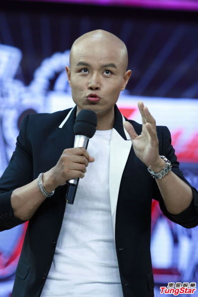 乐嘉出书自曝豪门恋 遭抛弃后曾想报复