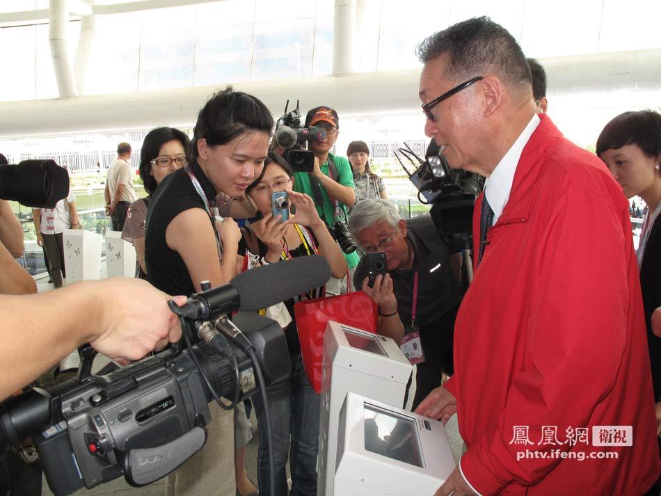 李敖携儿子 女儿世博行