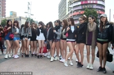 2012年2月15日，20多名男女均只穿着内裤或小短裤现身台北忠孝复兴站，解放下半身的束缚。 
