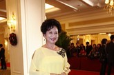 另一位妈妈级女星薛家燕，穿上黄裙亮相神清气爽。