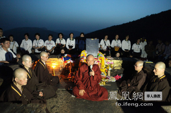 灵鹫山印度朝圣：千辛万苦去朝圣