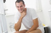 男人想要拥有优质的性生活，除了性爱时间的持久以及性爱技巧和性经验的丰富之外，还需要有健康的精子，精子的活力一定程度上显示男性的健康程度。（图片来源：东方IC）