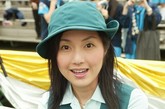 杨千桦穿着女童军制服，真是人见人爱，给人以无限遐想。
