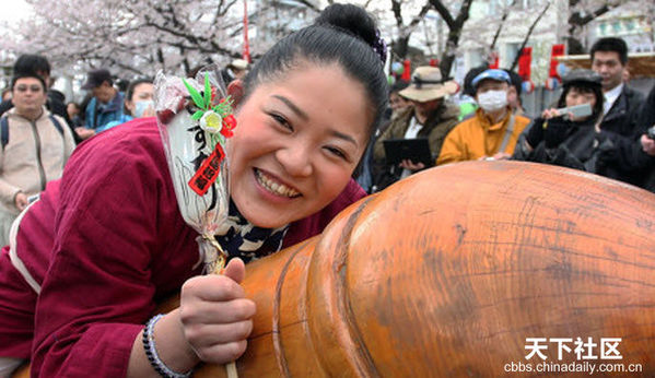 直击<em>日本</em>生育节上<em>生殖器</em>崇拜游行(组图) _科
