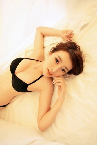 蜂腰蜜胸妖娆熟女图片