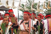 仪式中还要一项重要“祭肉”，将猎得的肉分给所有人，不能有遗漏，主要在维系布农族的“分享”文化，大家一起分享猎物。除了传统祭典外，也举办传统技艺竞赛。

