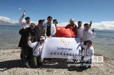嫣然医疗队在西藏祝福祖国60周年华诞