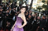 2011年5月15日，范冰冰身穿紫色渐变Versace高级定制礼服走上第64届戛纳电影节红毯。