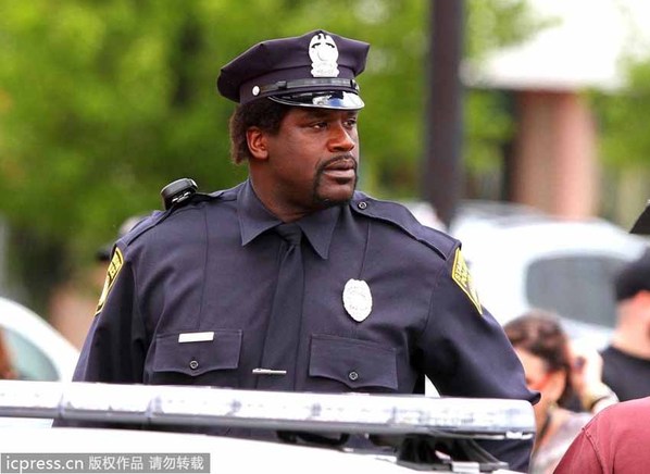 奥尼尔客串电影 变身警察圆儿时梦想[高清]