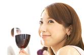 2、酒 

　　酒会消耗身体内维生素B与矿物质，过多的酒会破坏碳水化合物的新陈代谢及产生过多的动情激素。 

