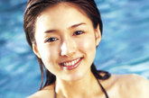 “日本第一胴体”本田真歩泳装秀完美身形
