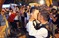男同性恋者拍婚纱照当街拥吻