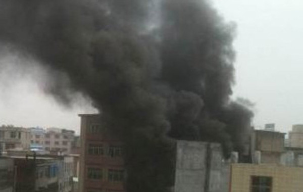 12��4������3ʱ30��������ͷ�г�����һ���³��������֣����14��������1�����ˡ����߸ոմӹ㶫ʡ���������˽⵽��Ŀǰ�ݻ��������ѱ�ץ�񡣾��˽⣬12��4������15ʱ31�֣���ͷ�г�&hellip;