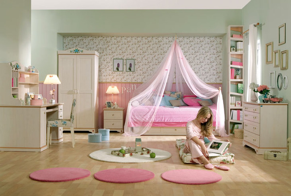 童话般的粉色卧室设计 让自家小公主美梦成真