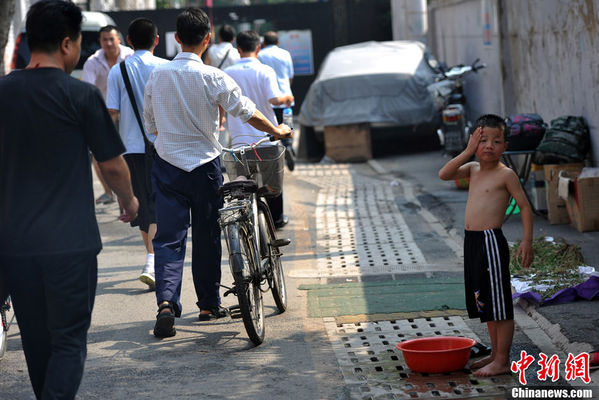 城中村毗邻北京CBD 恶劣环境蕴藏北漂梦