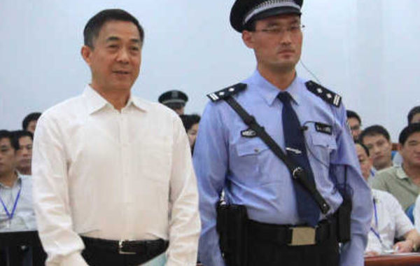 薄锡来的幕后是谁