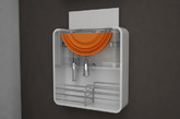 这个来自设计师 Oriol Barri 的浴室家具组合十分适合小空间使用，它由上下两个 16 厘米厚的壁挂模块构成，分别为镜子和水池。原本需要固定放置的水池被设计成能伸缩的“抽屉”，而镜子后面和水池下面都是隐藏的储物柜，最大化的利用了有限空间。（实习编辑：容少晖）