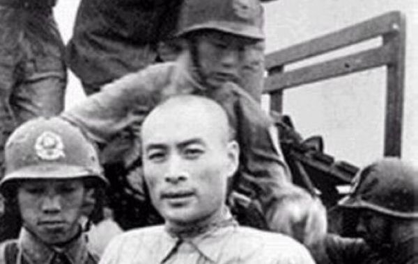 1950年6月10日，中共台湾地下党干部聂曦被行刑队押至马场町刑场的瞬间。至此中共台湾地下党损失殆尽，这一切都是由于台湾地下党的总负责人蔡孝乾被捕叛变所致。