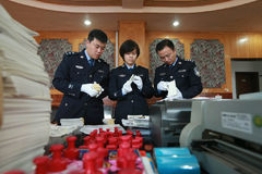 武汉警方破获火车票造假案