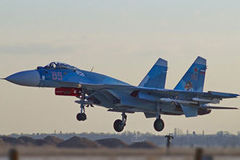 俄军苏-33与伊尔-38进驻亚速海