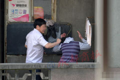 男孩8小时被父亲暴打17次