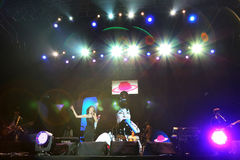 张曼玉“摇滚范”亮相音乐节