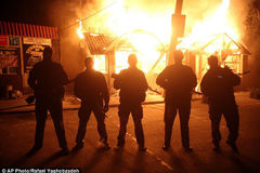 亲俄分子突袭乌一检查站打死14人