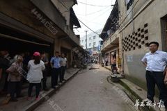 四川资阳男子持刀砍伤两警察后被毙