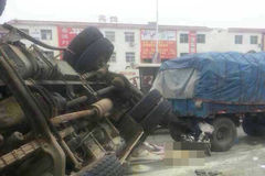 312国道重大交通事故现场