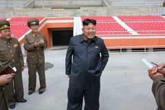 金正恩视察科学家大街建设工地