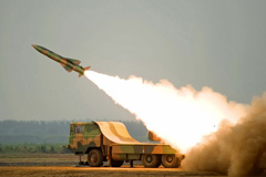 成空红旗-12实弹射击发发命中