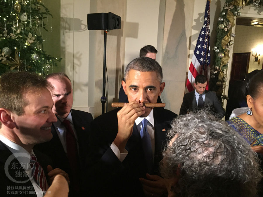 美国古巴关系解冻:奥巴马闻古巴雪茄