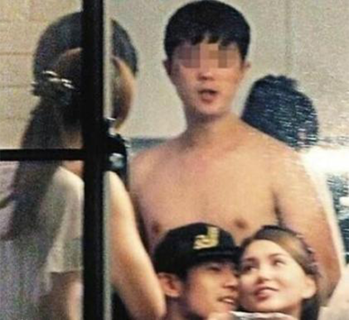 性感<em>女皇克里斯蒂娜</em>大气拍写真[高清大图]_娱