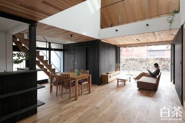 室内的阳光地带 Suehiro House/末广屋