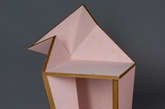 阿联酋设计师Aljoud Lootah为2015年迪拜设计节创作了“oru 系列”家具作品，这款家具在2015年3月16日到2015年3月20日阿联酋市中心首次展出。这些作品采用了起源于古代日本折纸艺术的复杂手工几何作品。“oru”起源于日本的“折纸”。作品时由四件作品组成：一盏桌灯、一把椅子、一面装饰镜子和一个带有架子的橱柜，每个设计都是使用了混合材料，比如柚木、毛毡和铜。