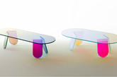 西班牙设计师 Patricia Urquiola 最近用玻璃设计出一套彩虹家具，并且在本周的米兰家具展上展出。一直对玻璃反感的她，克服了这种厌恶，设计出如此美妙的作品，让人震惊，一起来看看这些藏有彩虹的家具吧。（实习编辑：谭婉仪）