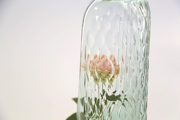 万花筒花瓶：透过花瓶看鲜花的千姿百态