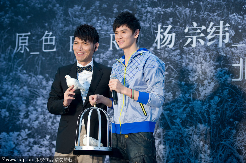 鲍春来的老婆_鲍春来 收入