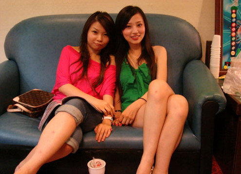 揭秘<em>空姐</em>真实<em>收入</em>与花销 金领<em>待遇</em>惹人羡_财经